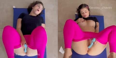 Kerolay Chaves masturbando a bucetinha gostosa em video no privacy