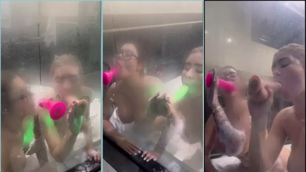 Débora Peixoto se divertindo com sua amiga lésbica e um consolo de borracha