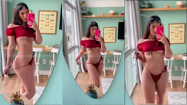 Vídeos da Clara Wellen se exibindo peladinha na frente do espelho