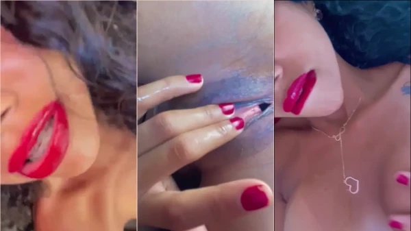 Cleinha Paraense em um vídeo quente, mostrando a gata latina se divertindo.