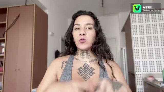 Vídeo da musa do OnlyFans, Poolly G