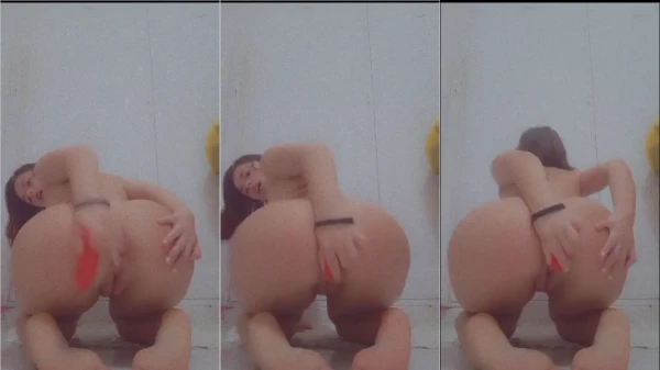 Vídeo privê da Spyce Girl se divertindo com o seu belo culinho