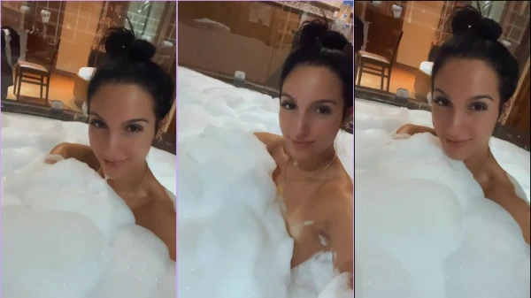 Vídeo da gata Thais De Vargas se refrescando no banho