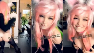 Vídeo que vazou da Belle Delphine se exibindo de forma sexy com uma peça de fio dental